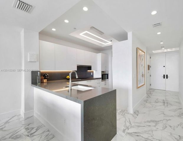 100 S Pointe Dr 2003, Miami Beach, FL 33139