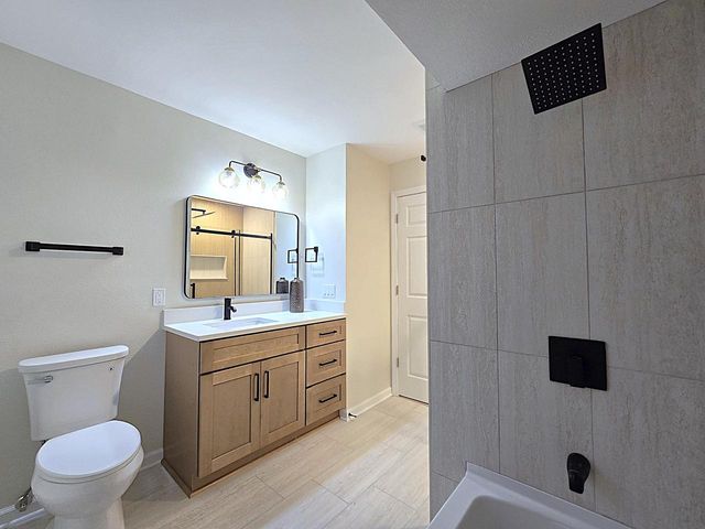 6730 Manchester DRIVE, Greendale, WI 53129