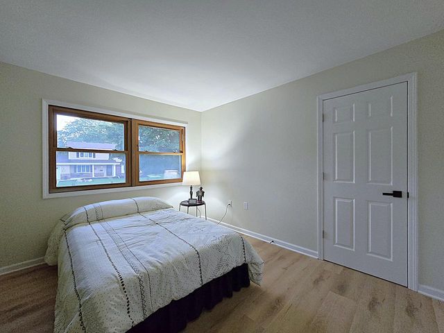 6730 Manchester DRIVE, Greendale, WI 53129