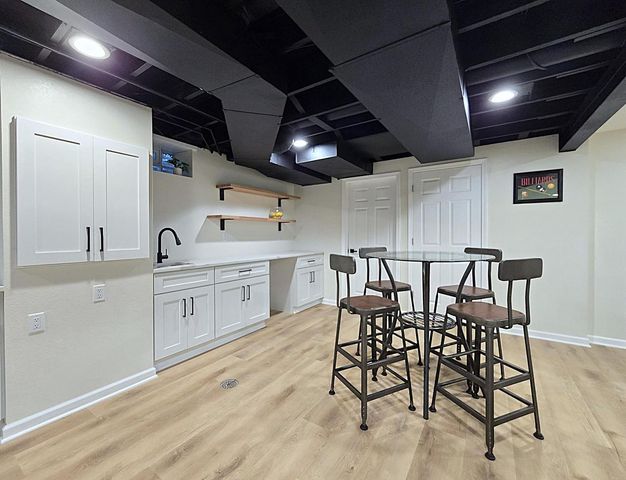 6730 Manchester DRIVE, Greendale, WI 53129