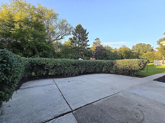 6730 Manchester DRIVE, Greendale, WI 53129