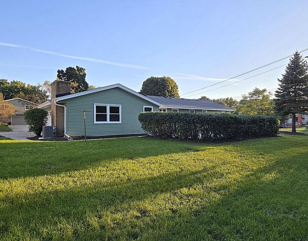 6730 Manchester DRIVE, Greendale, WI 53129