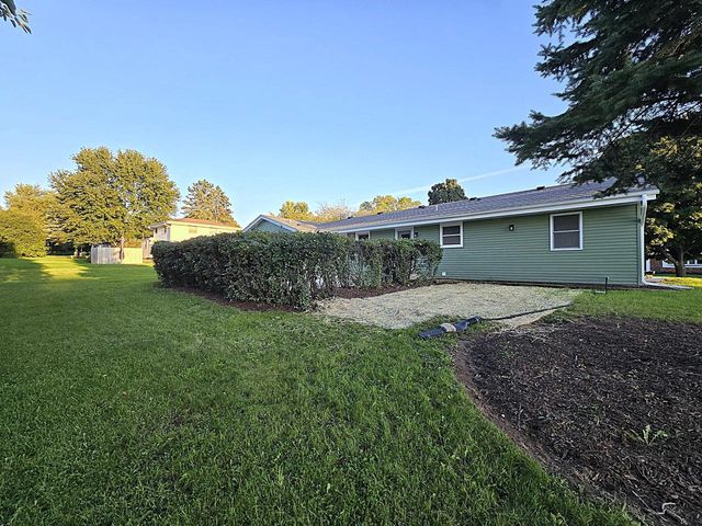 6730 Manchester DRIVE, Greendale, WI 53129