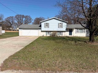 3430 E Country Lane, Knox, IN 46534