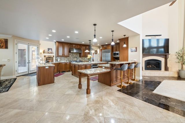 21819 Trestle Glen Lane, Friant, CA 93626