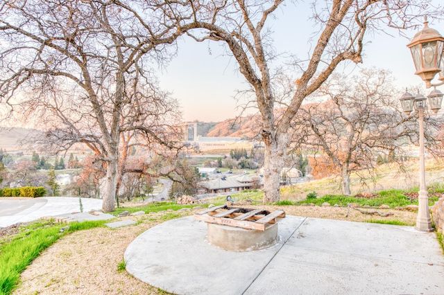 21819 Trestle Glen Lane, Friant, CA 93626