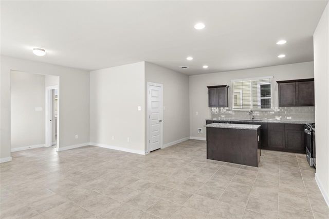 412 Hortus DR, Kyle, TX 78640