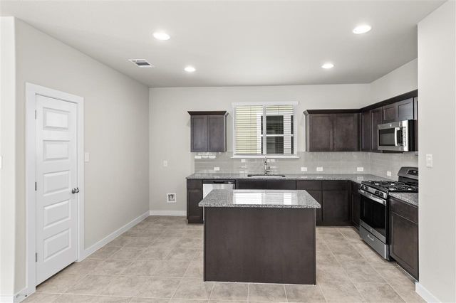 412 Hortus DR, Kyle, TX 78640
