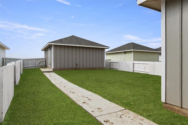 412 Hortus DR, Kyle, TX 78640