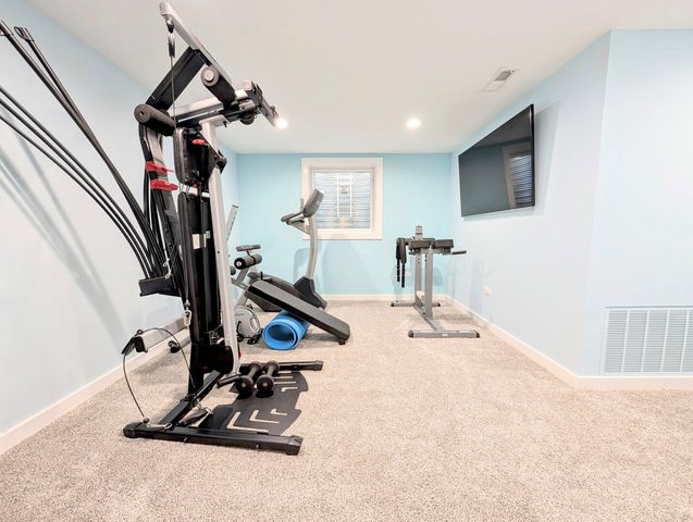 8049 Country Club Lane, North Riverside, IL 60546