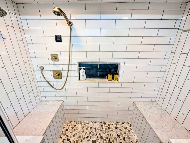 8049 Country Club Lane, North Riverside, IL 60546