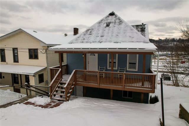 424 W 7th Ave, Tarentum, PA 15084