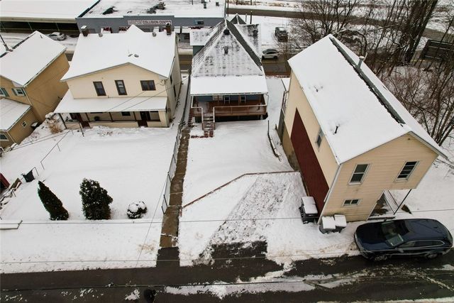 424 W 7th Ave, Tarentum, PA 15084