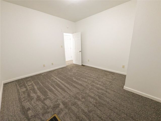 424 W 7th Ave, Tarentum, PA 15084