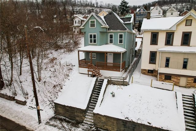 424 W 7th Ave, Tarentum, PA 15084