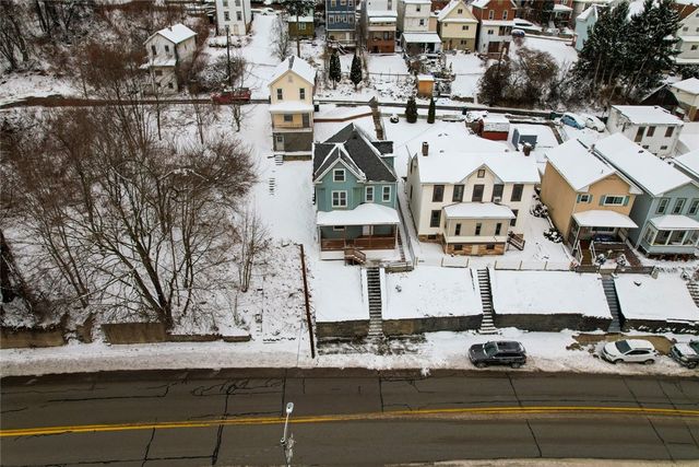 424 W 7th Ave, Tarentum, PA 15084