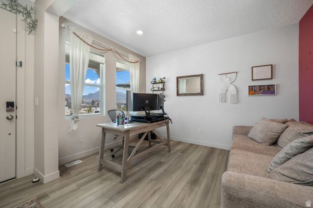 537 W FLORA DR, Saratoga Springs, UT 84045