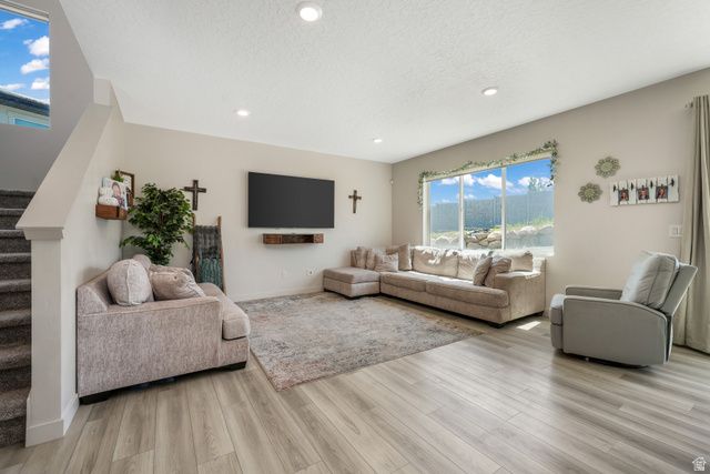 537 W FLORA DR, Saratoga Springs, UT 84045