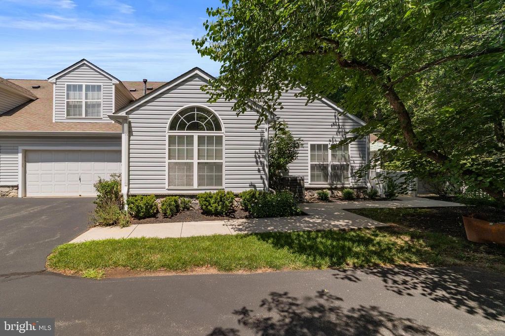 313 FEDERAL POINT BLVD, Lawrenceville, NJ 08648