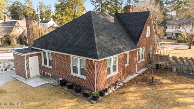 806 West Road, Kinston, NC 28501