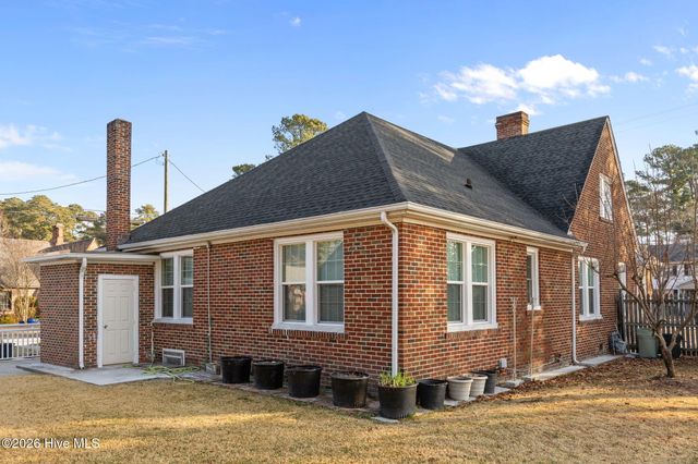 806 West Road, Kinston, NC 28501