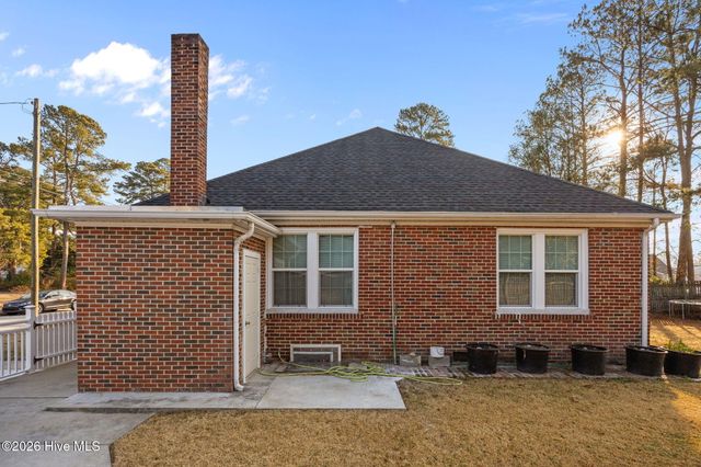 806 West Road, Kinston, NC 28501