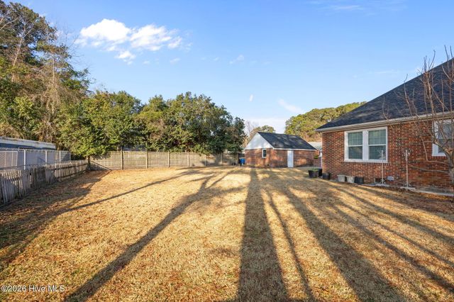 806 West Road, Kinston, NC 28501