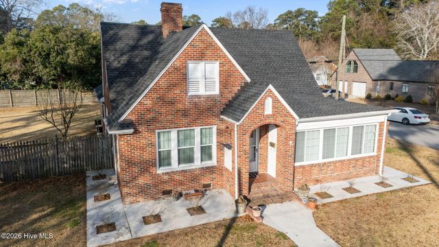 806 West Road, Kinston, NC 28501