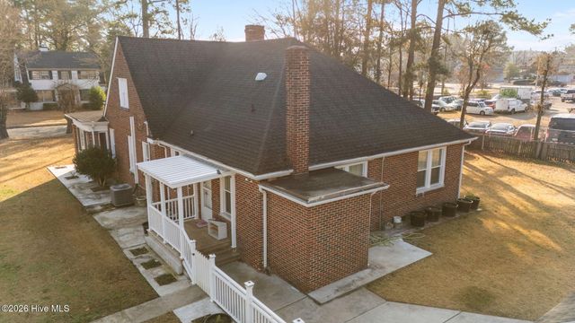 806 West Road, Kinston, NC 28501