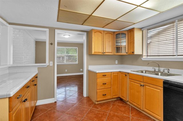 13818 Towne Way Drive, Sugar Land, TX 77498