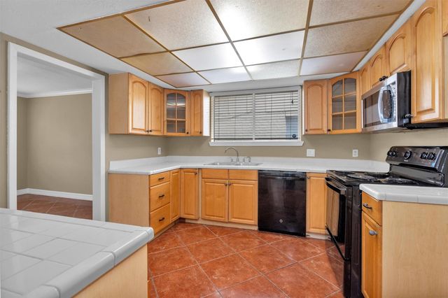 13818 Towne Way Drive, Sugar Land, TX 77498