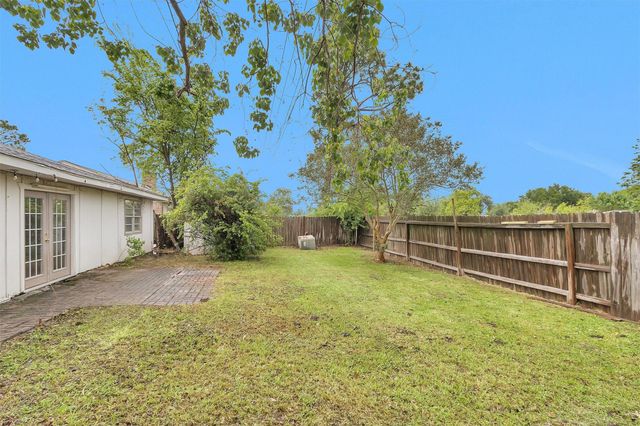 13818 Towne Way Drive, Sugar Land, TX 77498