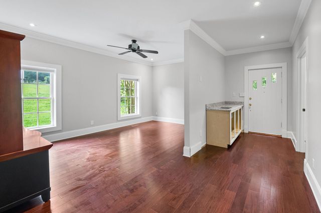171 W Glenwood Dr, Clarksville, TN 37040