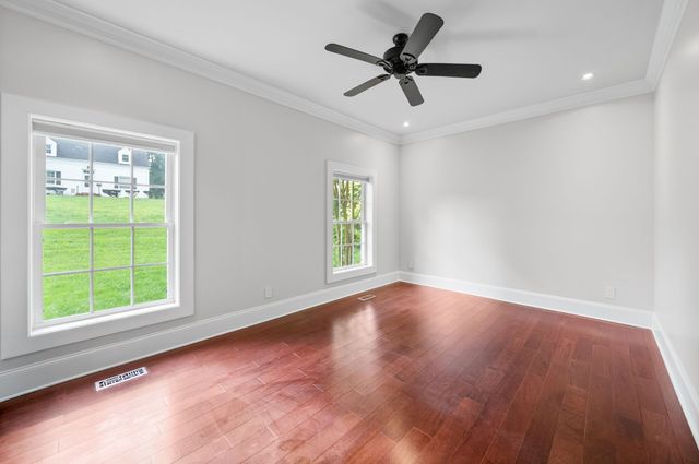 171 W Glenwood Dr, Clarksville, TN 37040