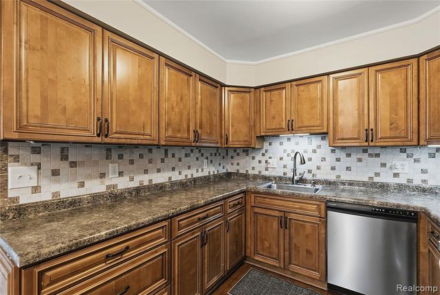 49990 Helfer Blvd, Wixom, MI 48393