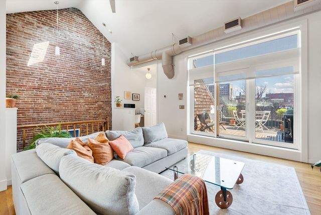 1666 Washington St 3, Boston, MA 02118