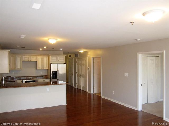 614 E Eleven Mile Road, Royal Oak, MI 48067