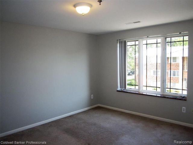 614 E Eleven Mile Road, Royal Oak, MI 48067