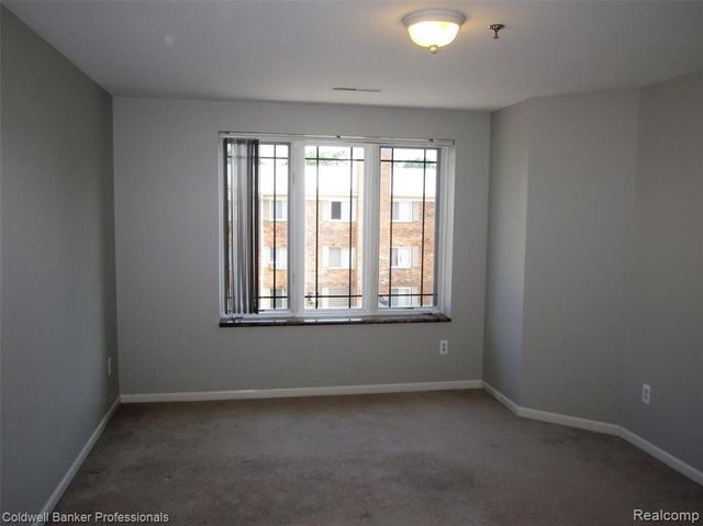 614 E Eleven Mile Road, Royal Oak, MI 48067