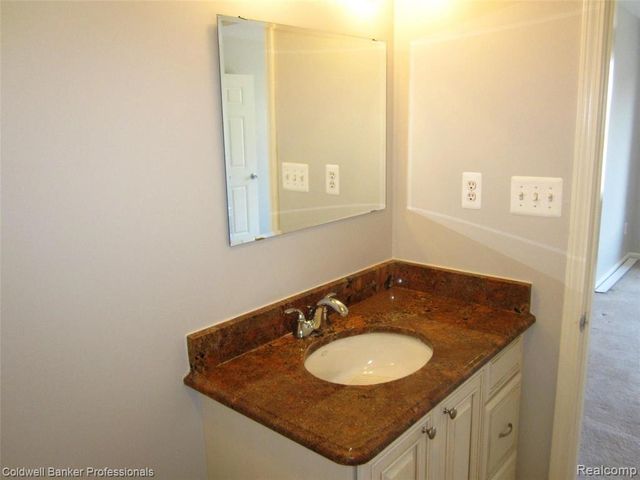 614 E Eleven Mile Road, Royal Oak, MI 48067