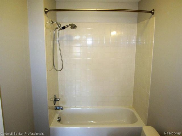 614 E Eleven Mile Road, Royal Oak, MI 48067