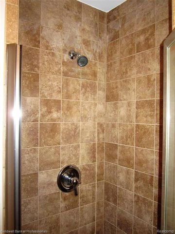 614 E Eleven Mile Road, Royal Oak, MI 48067