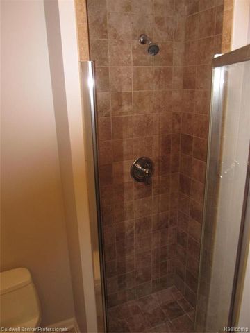 614 E Eleven Mile Road, Royal Oak, MI 48067