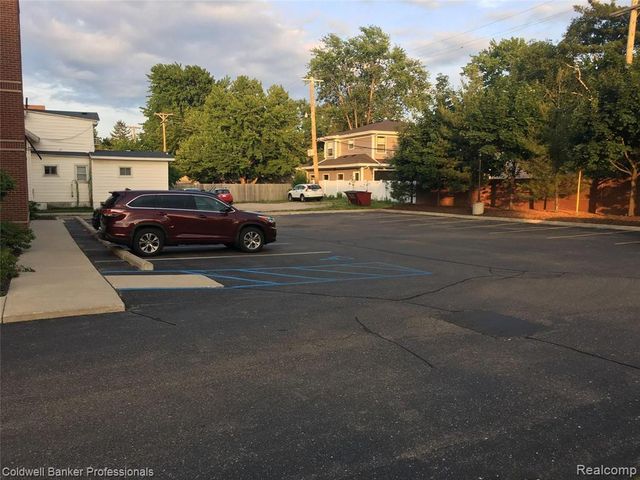 614 E Eleven Mile Road, Royal Oak, MI 48067