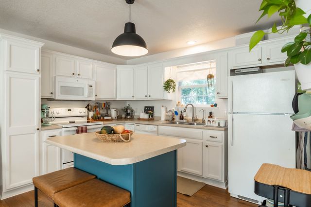 936 Mckinley Avenue 14, Des Moines, IA 50315