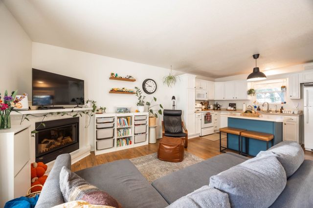 936 Mckinley Avenue 14, Des Moines, IA 50315