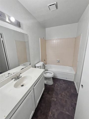 1353 Southridge Drive, Lancaster, TX 75146