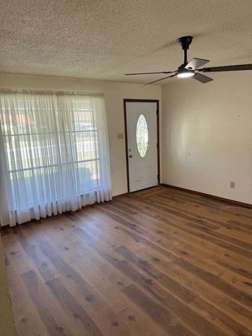 5904 Bowling Drive, Watauga, TX 76148