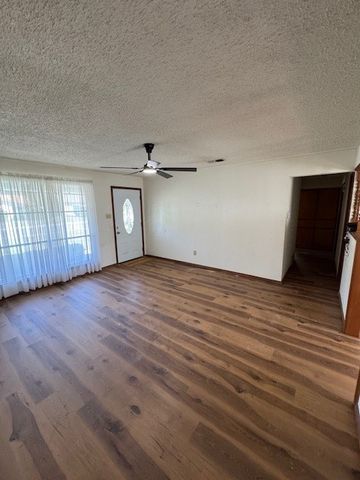 5904 Bowling Drive, Watauga, TX 76148