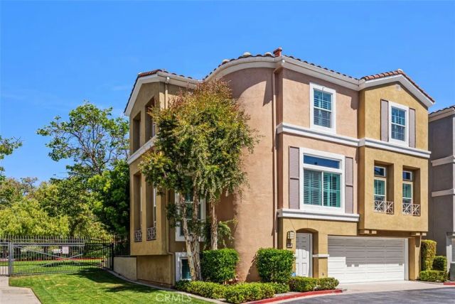 237 Montana del Lago Drive, Rancho Santa Margarita, CA 92688